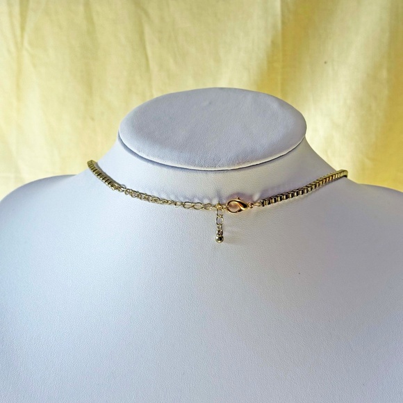 BLACK OVALS & CIRCLES NECKLACE, PLASTIC ON GOLD TONE, 18 INCHES LONG, LOBSTER - Picture 3 of 3